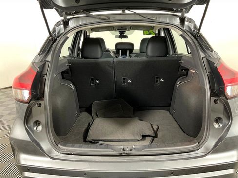 Used 2024 Nissan Kicks SR FWD image 34