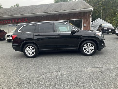Used 2017 Honda Pilot LX image 4
