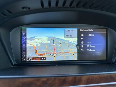 Used 2011 BMW 335i Convertible image 4