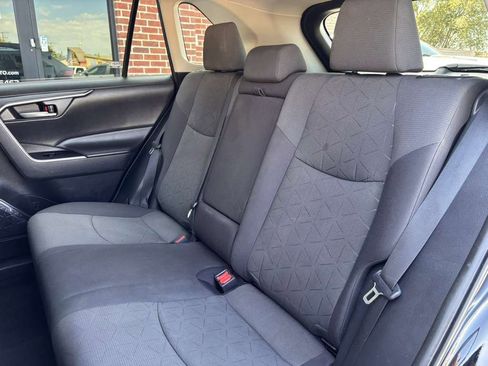 Used 2021 Toyota RAV4 XLE image 20