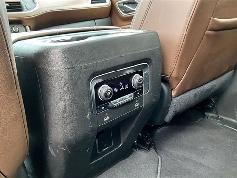 Used 2021 Chevrolet Suburban High Country AWD/4WD image 33