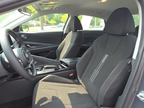 Used 2024 Hyundai Elantra SEL FWD image 8