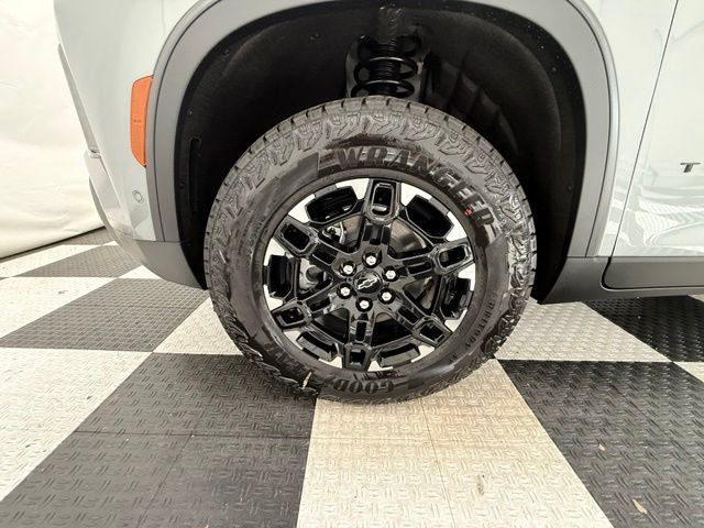 New 2027 Chevrolet Traverse Z71 w/ Enhanced Driving Package AWD/4WD image 10