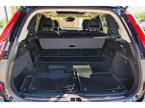 Used 2022 Volvo XC90 T6 Momentum w/ Climate Package AWD/4WD image 29