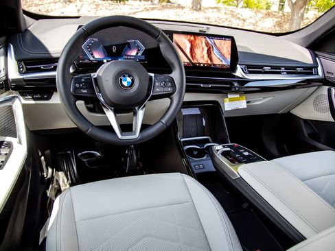 New 2026 BMW X1 xDrive28i w/ Technology Package AWD/4WD image 10