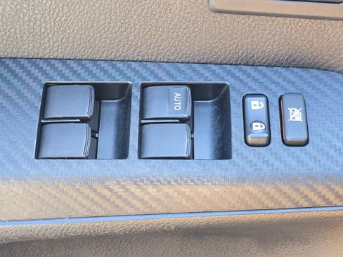 Used 2013 Toyota RAV4 Limited AWD/4WD image 61