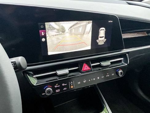 New 2025 Kia Niro EX image 23