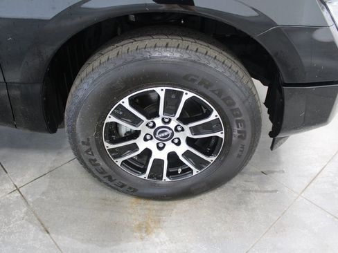 Used 2024 Nissan Titan SV image 54