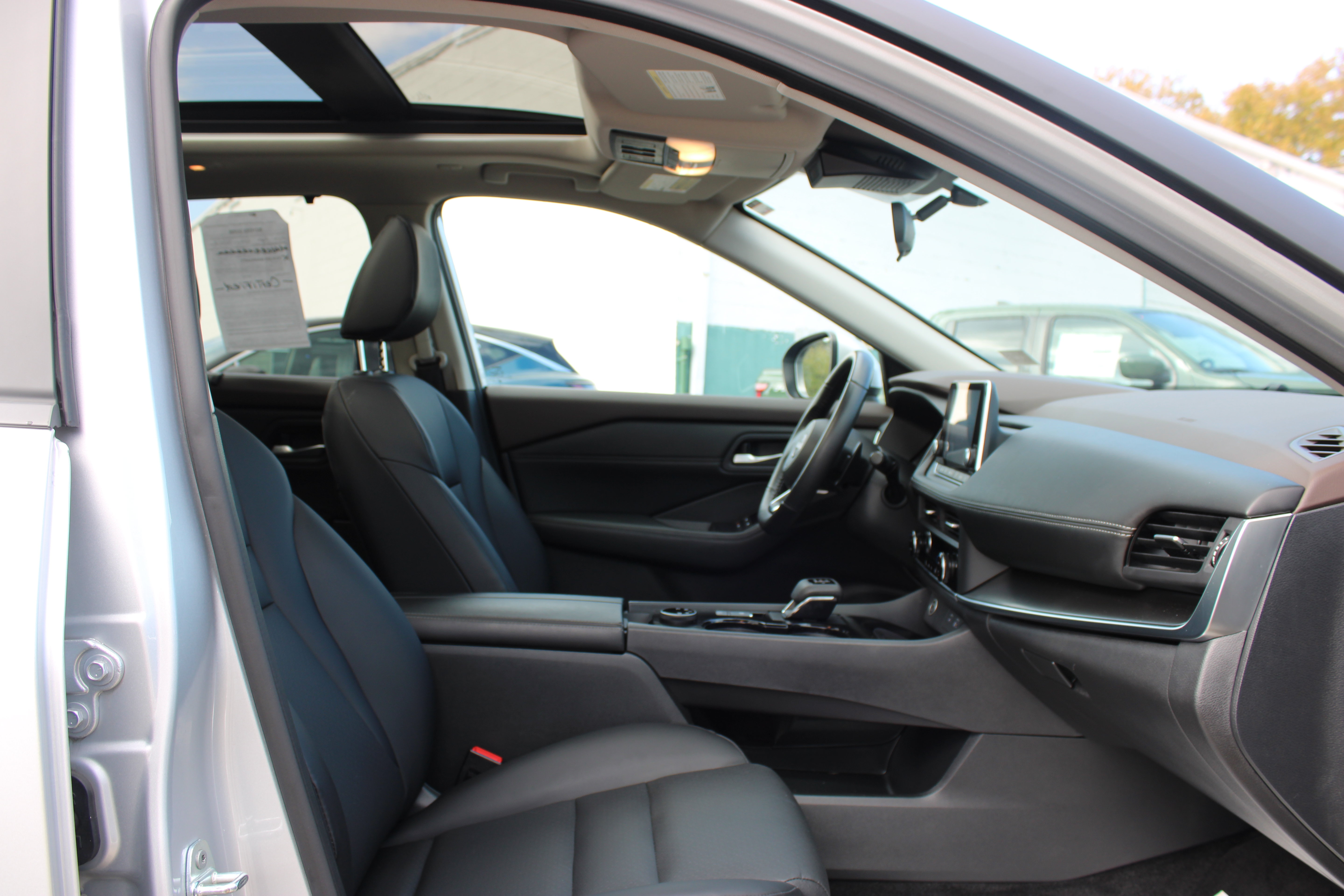 Certified 2023 Nissan Rogue SV w/ SV Premium B Package AWD/4WD image 14