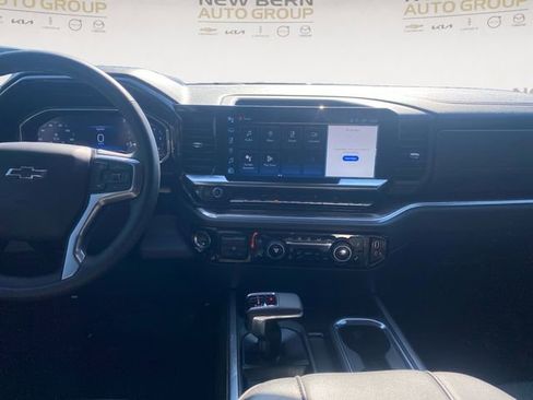 Used 2025 Chevrolet Silverado 1500 RST w/ Z71 Off-Road Package AWD/4WD image 11