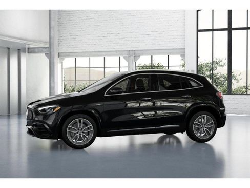 New 2026 Mercedes-Benz GLA 35 AMG 4MATIC image 35
