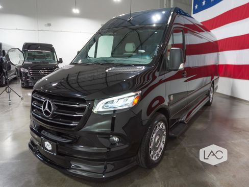 Used 2024 Mercedes-Benz Sprinter 3500 image 20