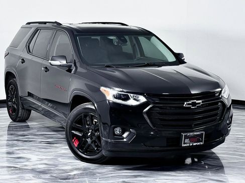 Used 2021 Chevrolet Traverse Premier image 3