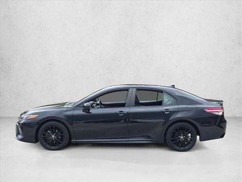 Used 2020 Toyota Camry SE FWD image 9