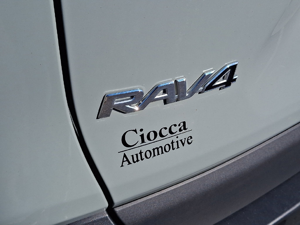 Used 2021 Toyota RAV4 XLE w/ Convenience Package AWD/4WD image 32