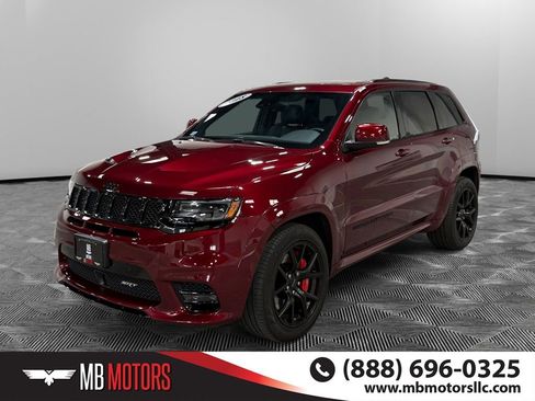Used 2018 Jeep Grand Cherokee SRT image 9