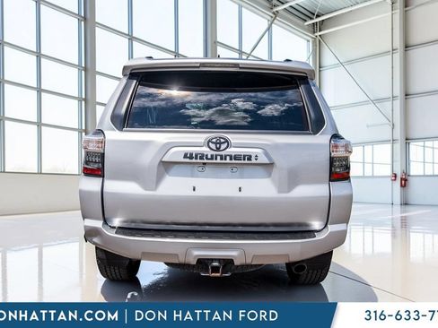 Used 2020 Toyota 4Runner SR5 Premium w/ Moonroof Package AWD/4WD image 34