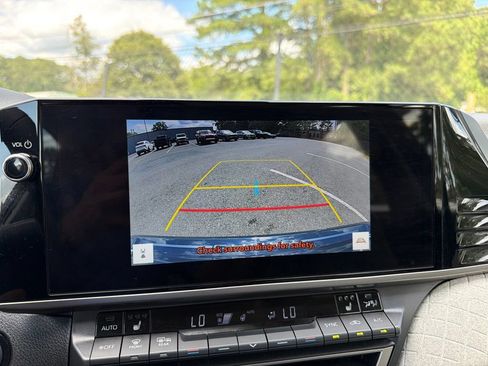 Used 2025 Toyota Camry XLE FWD image 12