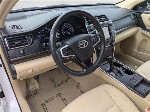 Used 2016 Toyota Camry XLE image 11