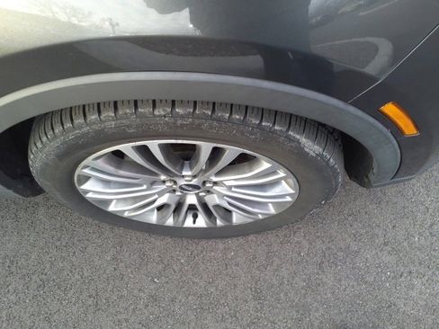 Used 2017 Lincoln MKX Reserve w/ Lincoln MKX Climate Package image 9