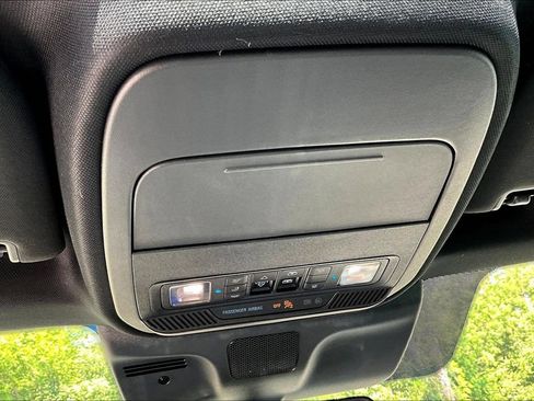 Used 2025 Ford Expedition Tremor AWD/4WD image 17