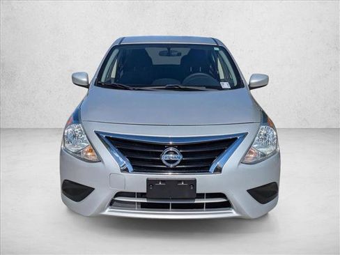 Used 2019 Nissan Versa SV FWD image 2