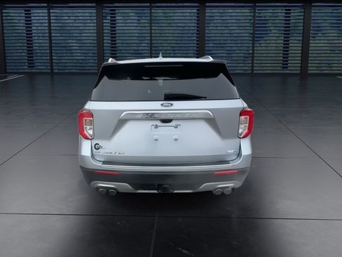 Used 2020 Ford Explorer Platinum w/ Premium Technology Package image 7