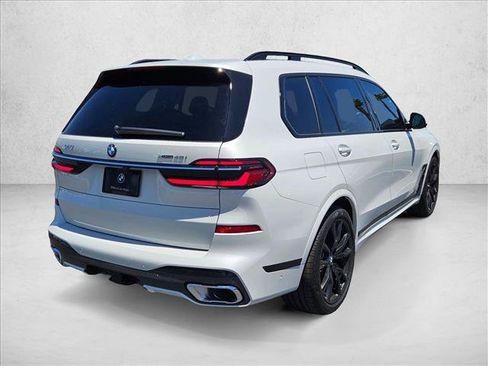 New 2027 BMW X7 xDrive40i w/ M Sport Package AWD/4WD image 2