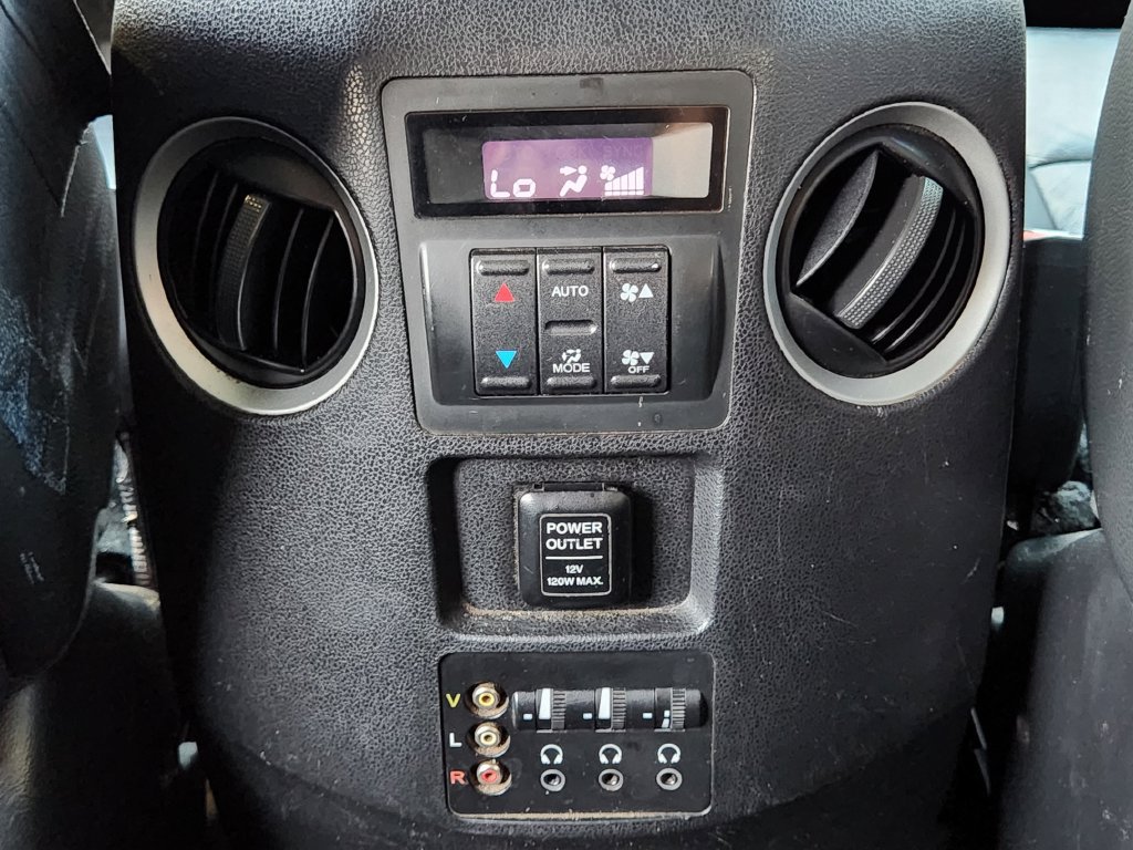 Used 2015 Honda Pilot Touring image 26