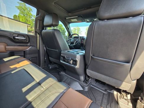 Used 2021 Chevrolet Silverado 1500 High Country w/ Technology Package AWD/4WD image 15