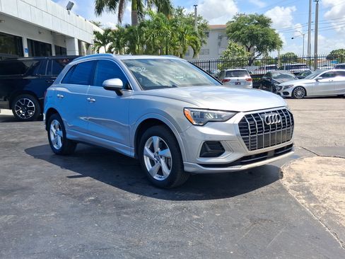 Used 2020 Audi Q3 2.0T Premium w/ Convenience Package AWD/4WD image 4