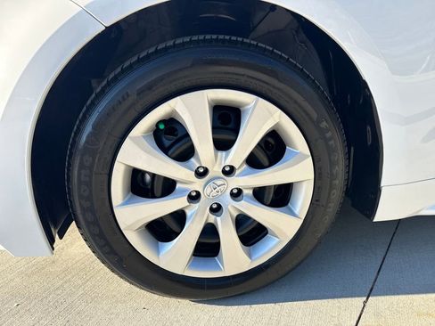 Used 2025 Toyota Corolla LE image 11