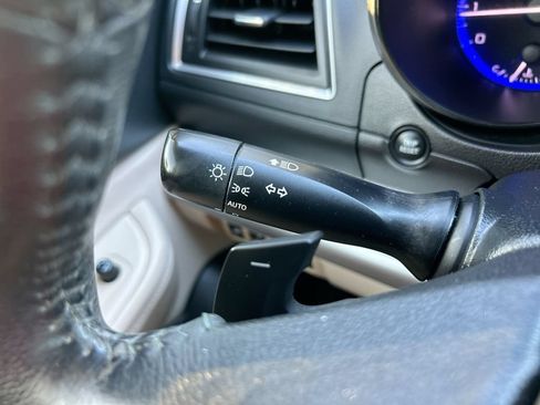 Used 2017 Subaru Legacy 2.5i Premium AWD/4WD image 19