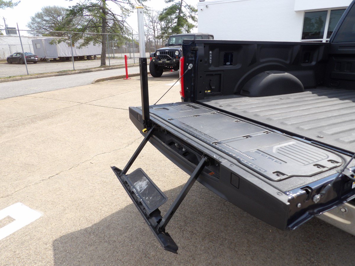 Used 2022 Ford F150 Lariat w/ Equipment Group 502A High AWD/4WD image 9