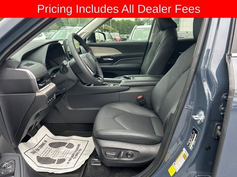 Used 2026 Toyota Grand Highlander AWD Hybrid image 2
