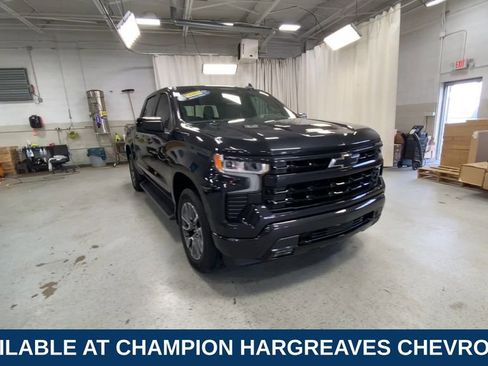 Used 2023 Chevrolet Silverado 1500 RST w/ Convenience Package II AWD/4WD image 3