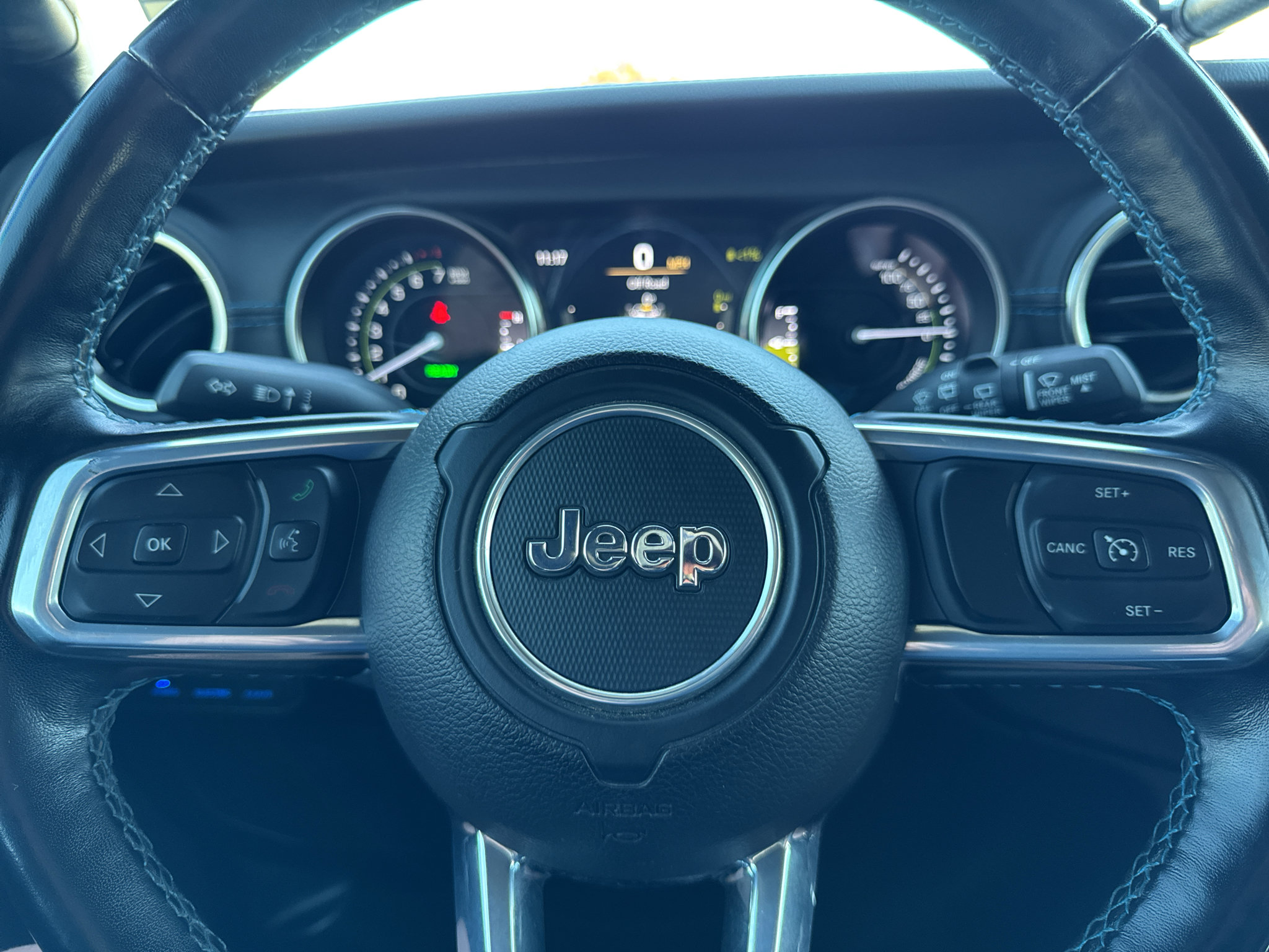 Used 2021 Jeep Wrangler Unlimited Rubicon 4xe w/ Cold Weather Group AWD/4WD image 15