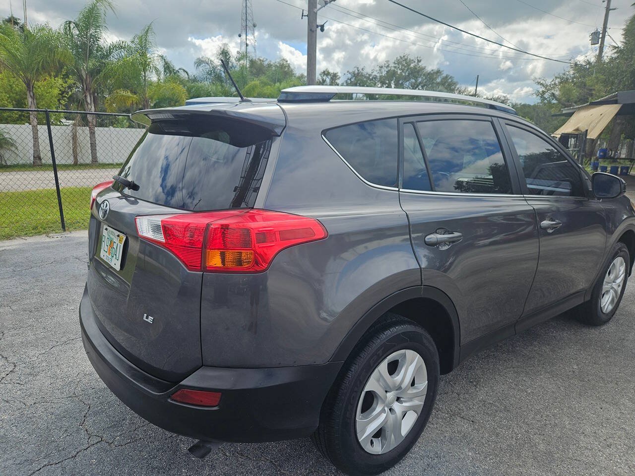 Used 2014 Toyota RAV4 LE FWD image 5