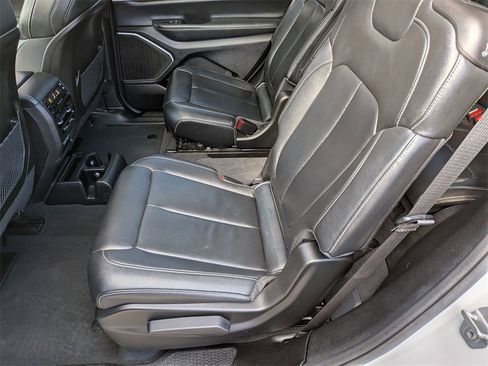 Used 2023 Jeep Grand Cherokee L Limited w/ Black Appearance Package image 25