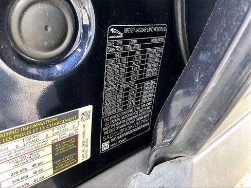 Used 2019 Jaguar F-PACE Premium image 30