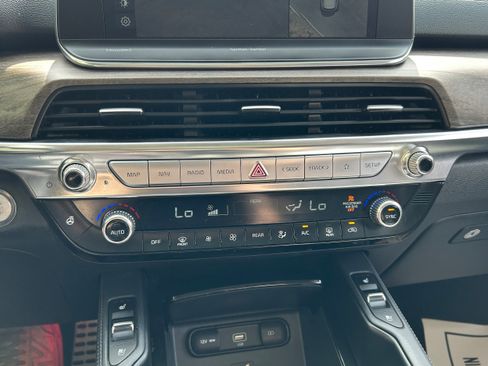 Used 2020 Kia Telluride SX w/ SX Prestige Package AWD/4WD image 9