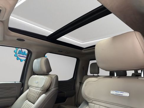 Used 2025 Ford F250 Platinum w/ Platinum Plus Package image 13