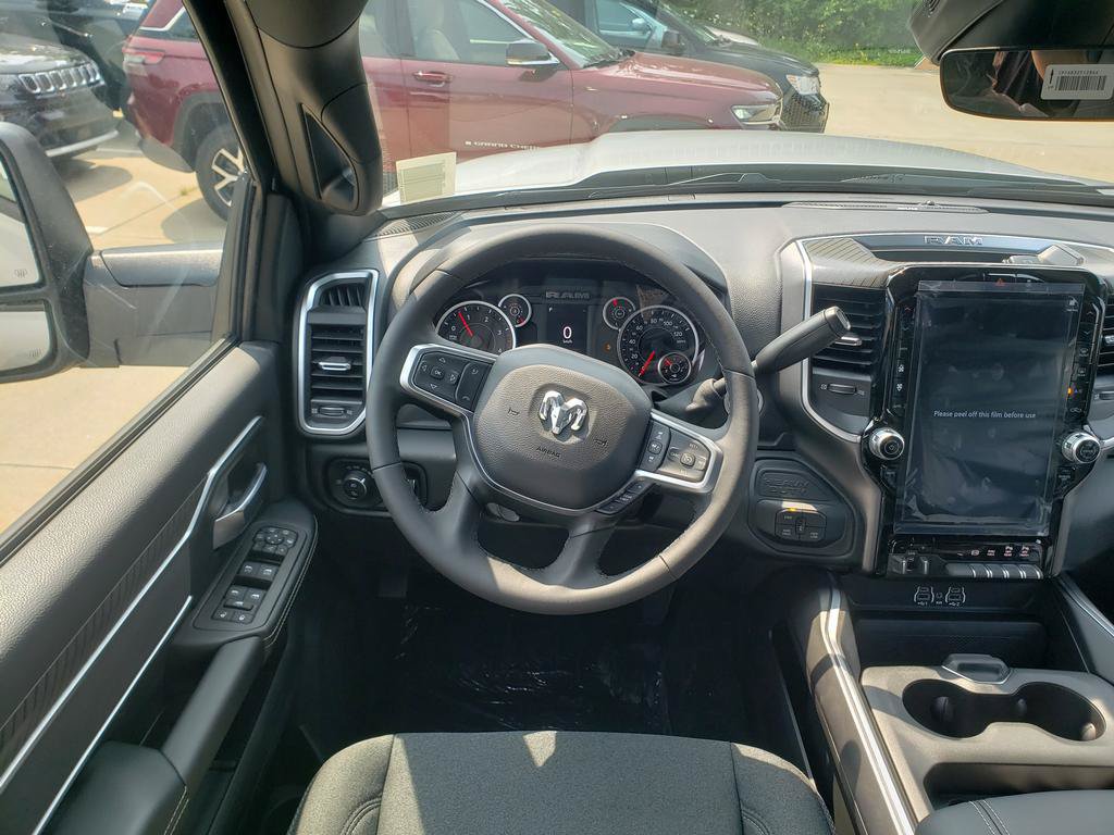 New 2026 RAM 3500 Big Horn AWD/4WD image 9