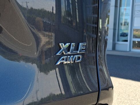 Certified 2023 Toyota RAV4 XLE w/ XLE Grade Weather Package AWD/4WD image 31