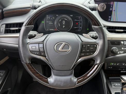 Used 2019 Lexus ES 300h w/ Accessory Package 2 FWD image 13