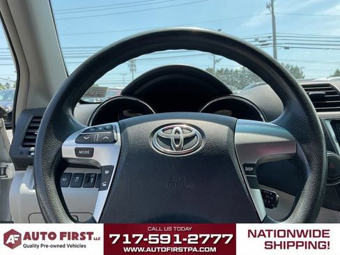 Used 2013 Toyota Highlander Plus AWD/4WD image 14