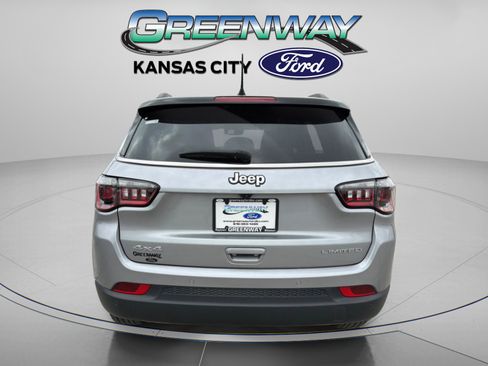 Used 2024 Jeep Compass Limited AWD/4WD image 7