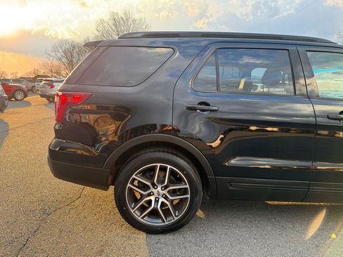 Used 2016 Ford Explorer Sport image 42