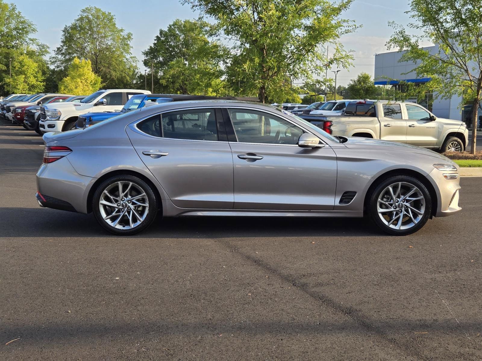 Used 2022 Genesis G70 2.0T AWD/4WD image 8