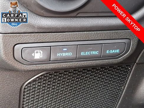 Used 2024 Jeep Wrangler Unlimited Sahara w/ Technology Group AWD/4WD image 27